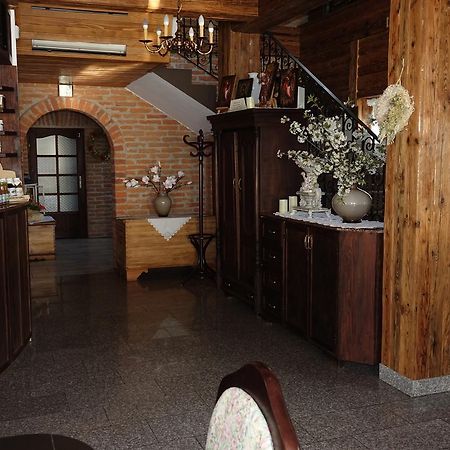 Gosciniec Dworski W Ropie - Pokoje Goscinne Ropa Exterior photo